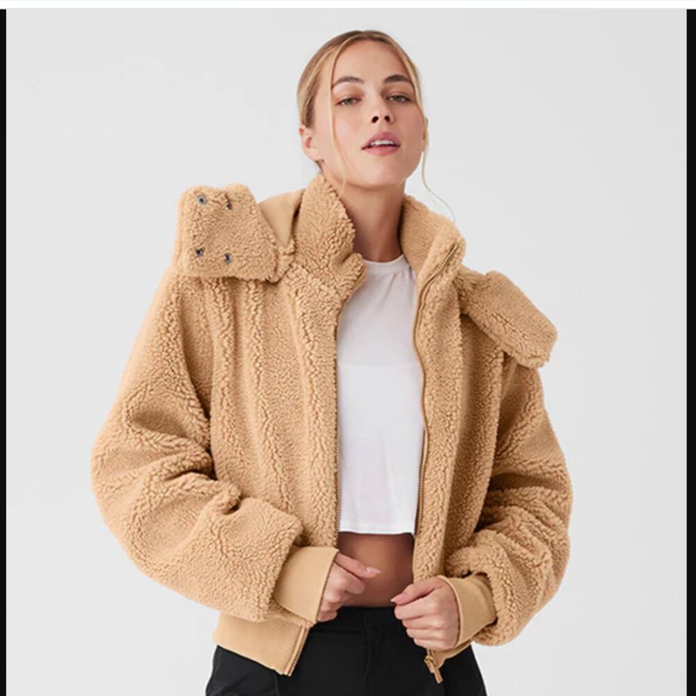 Alo Yoga Foxy Sherpa Jacket in Camel